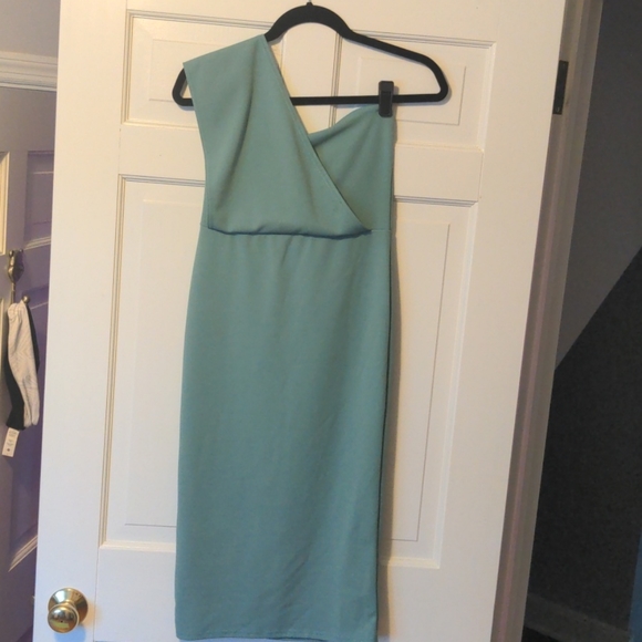 PrettyLittleThing  mint one shoulder drape dress - Picture 2 of 3